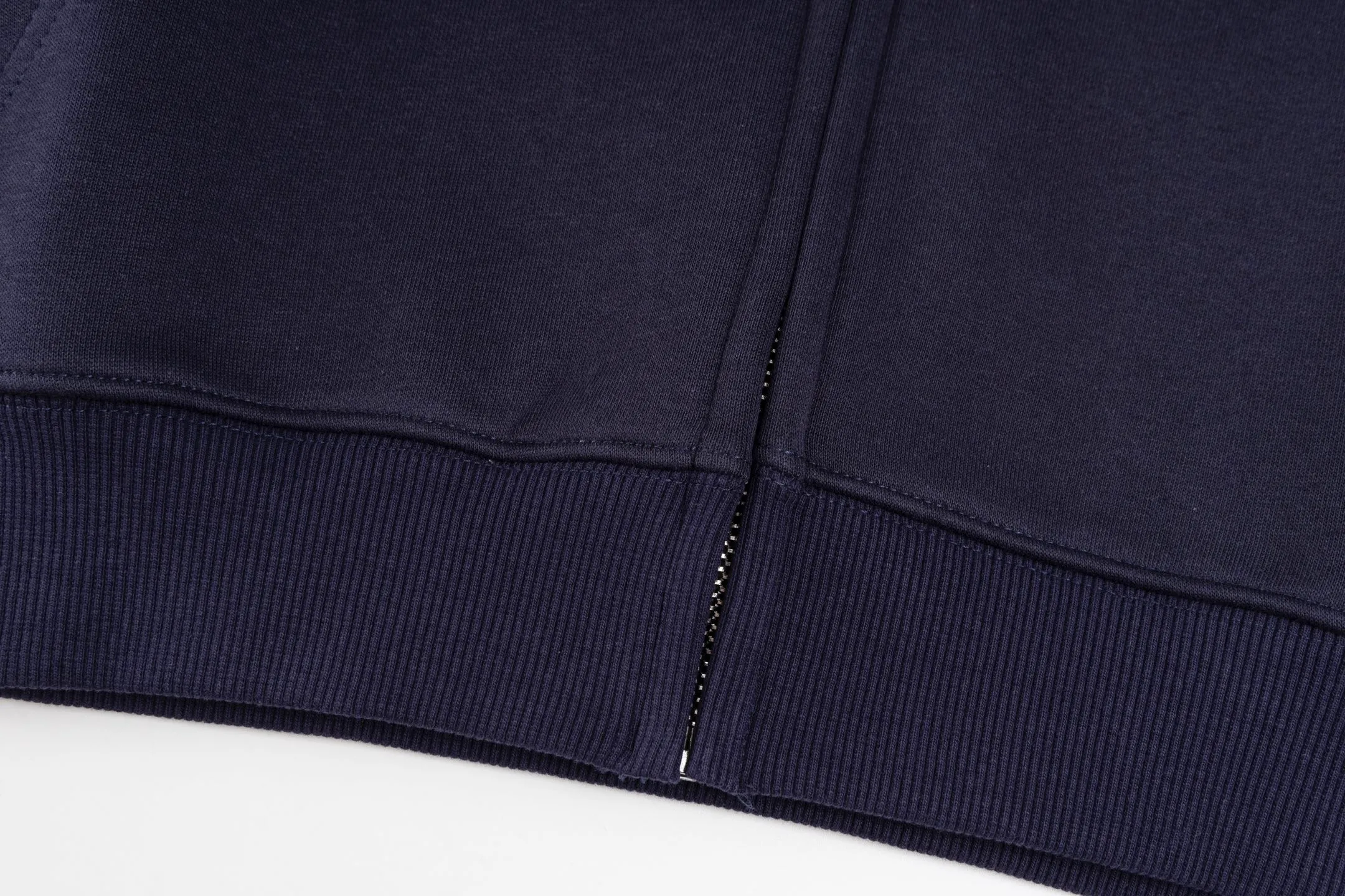P270 model number B118 Raff embroidered small label hooded jacket POLO official website consistent style Fabric: 450g pure cotton composite material Technology: imported machine full embroidery small label Customized pure cotton two-color stripe thread tight and non-deformation Supporting: complete three labels Cardboard oil paper code sticker packaging High temperature pre-shrinking process before making will not shrink and deformation Imported machine professional plate production os version can wear up to 200 pounds Manual size measurement An error of 2-3cm is normal. Color: black, navy blue, size: s m l xl
